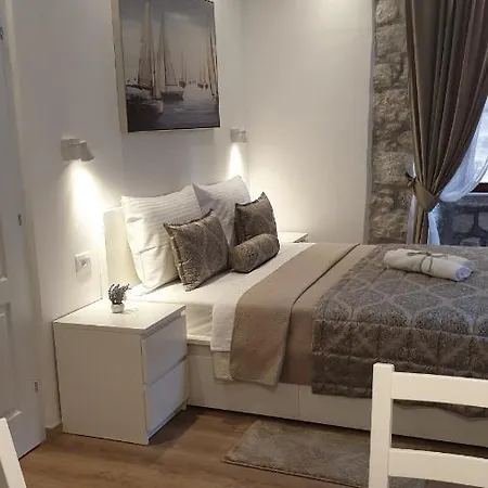 Placeta & Apartman *