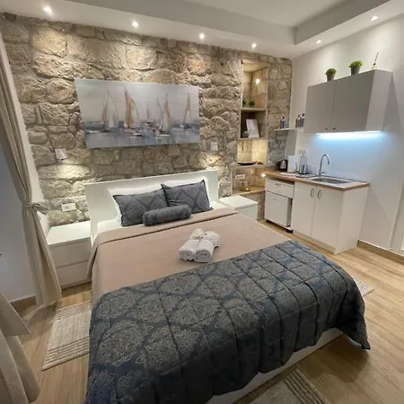 Placeta & Apartman *