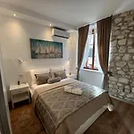 Apartman Placeta & *