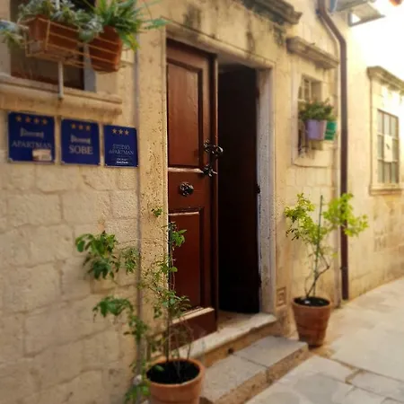 Placeta & * Ragusa
